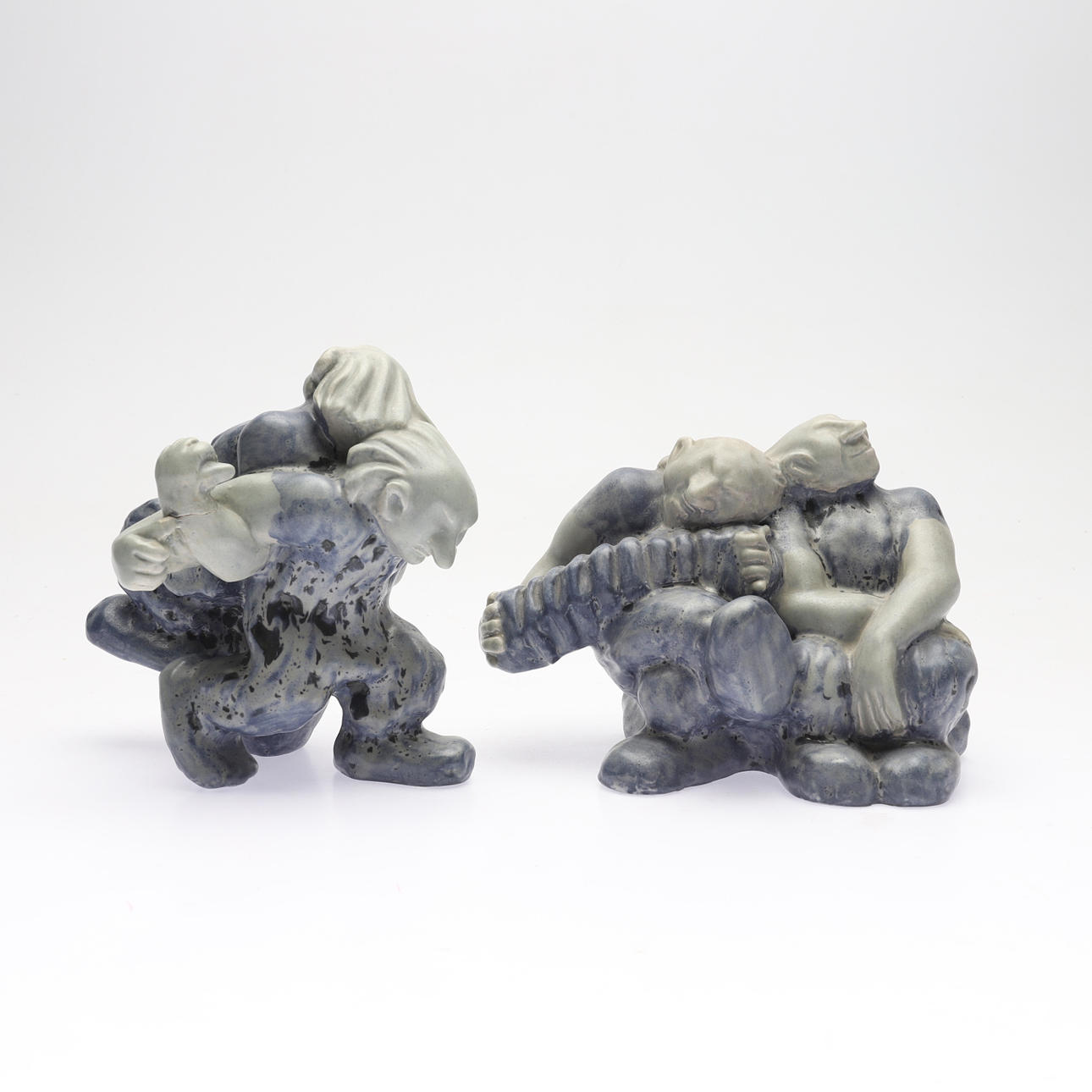 ÅKE HOLM. figuriner, 2st, stengods, signerade.