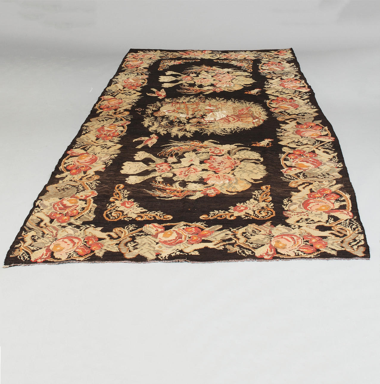 MATTA, ROSEN - KELIM, Moldavien, 473 x 204 cm.