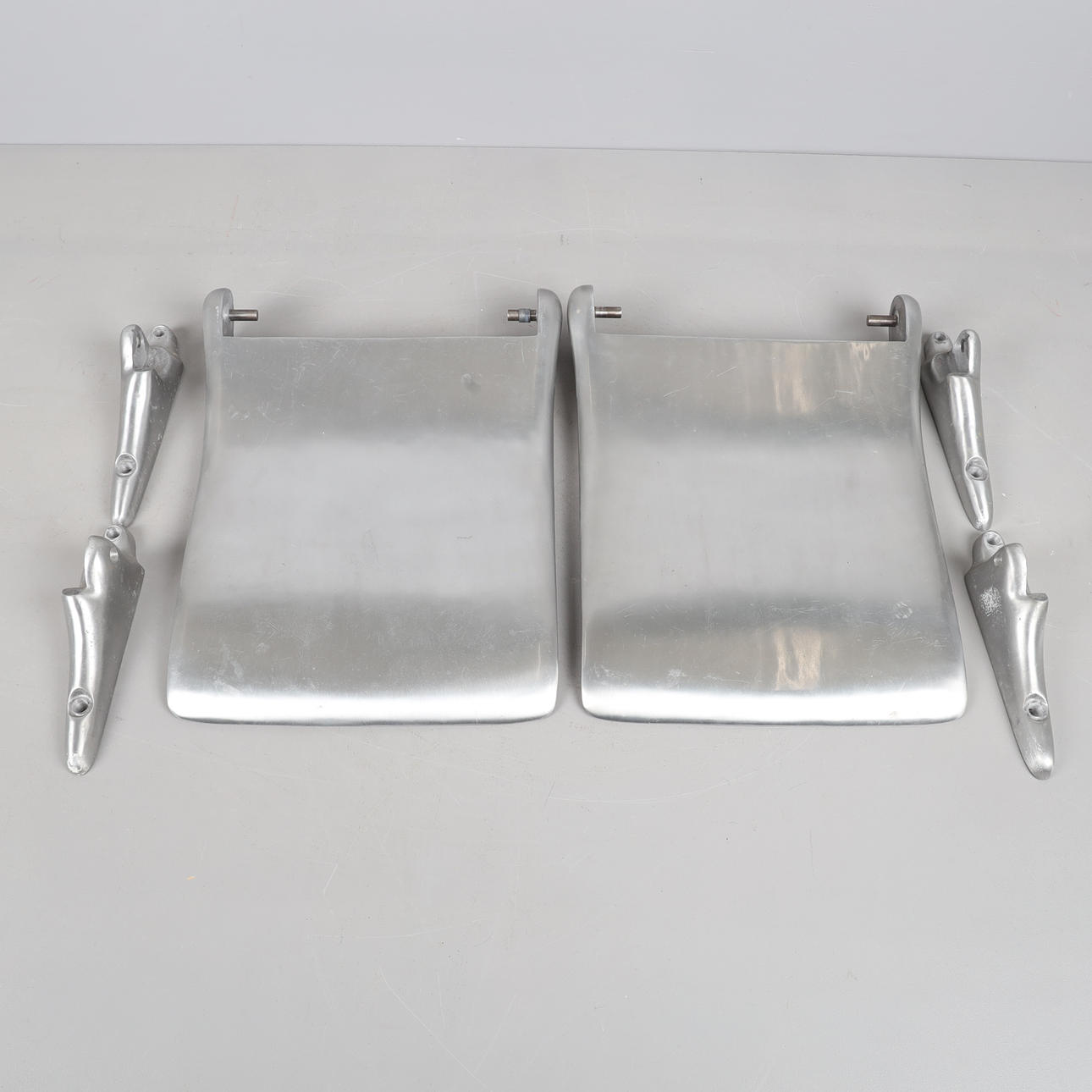 2 stycken Väggstolar, Fafner.