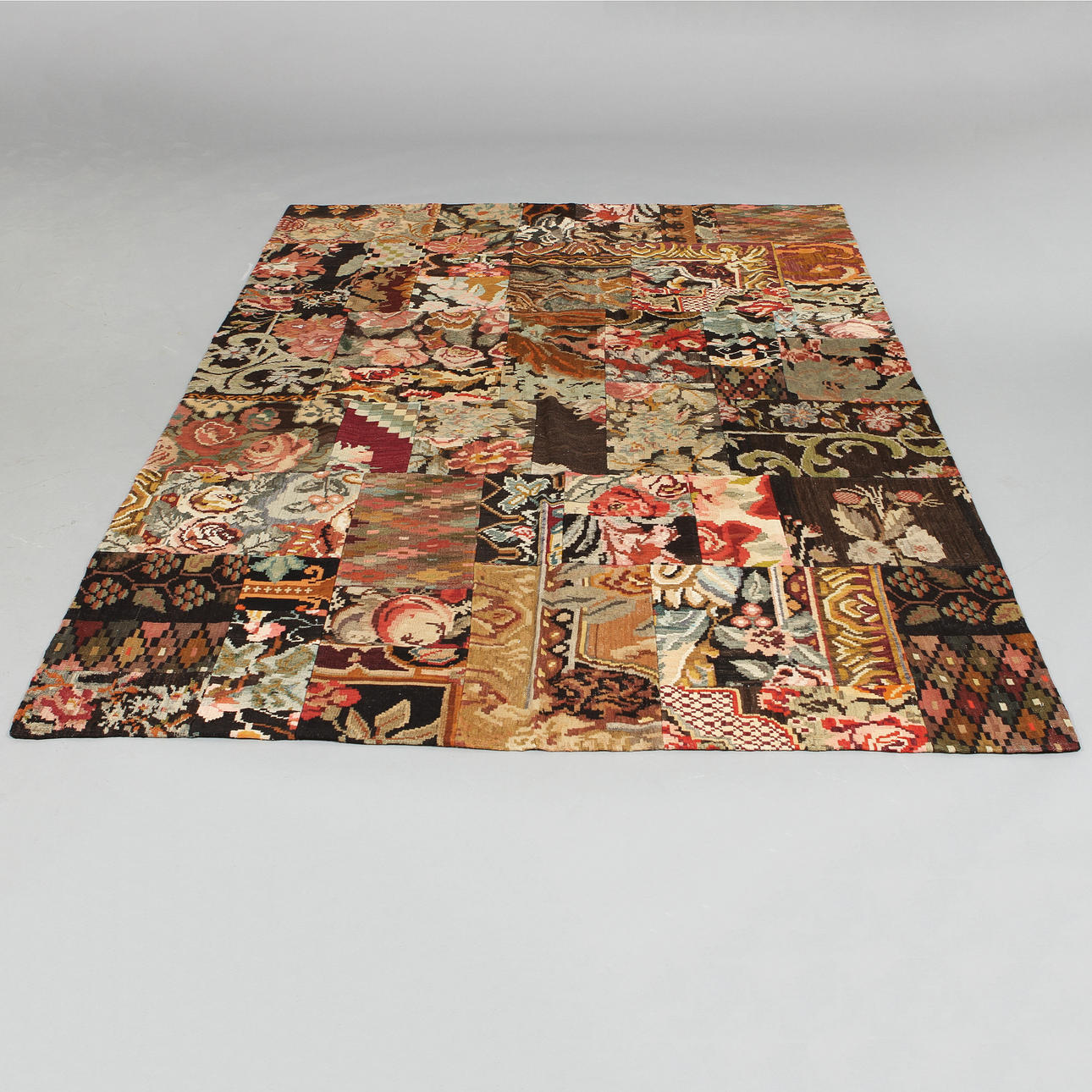 MATTA, PATCHWORK, ROSEN - KELIM, Moldavien, 290 x 205 cm.