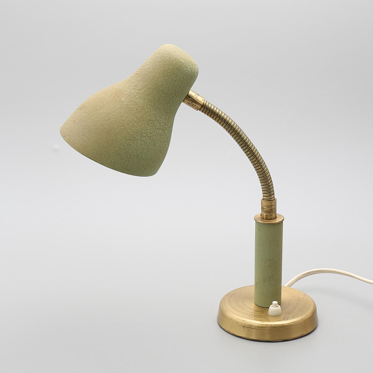 SKRIVBORDSLAMPA, metall, NK, 1900-talets första hälft.