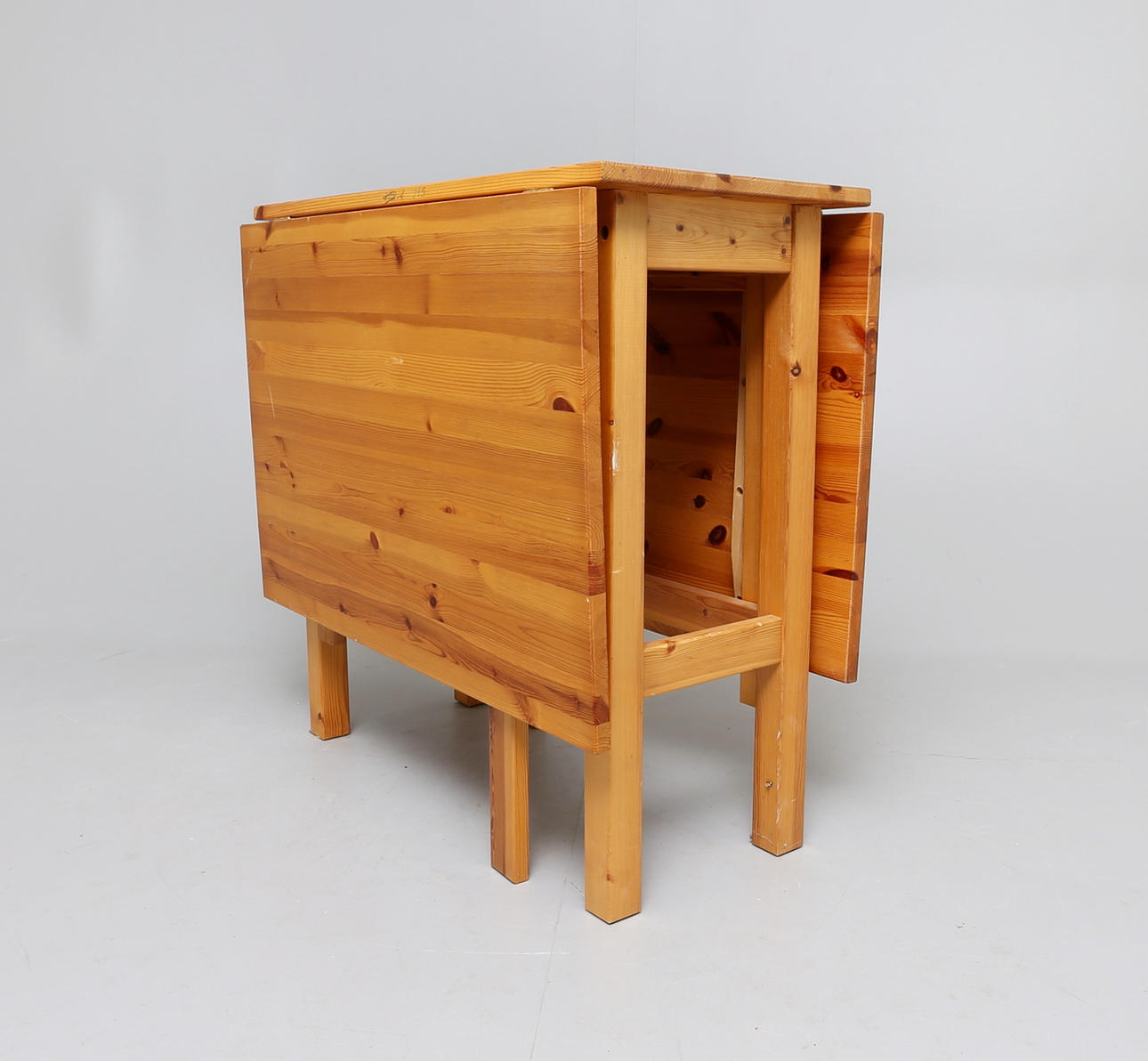 SLAGBORD, furu, 1900-tal.