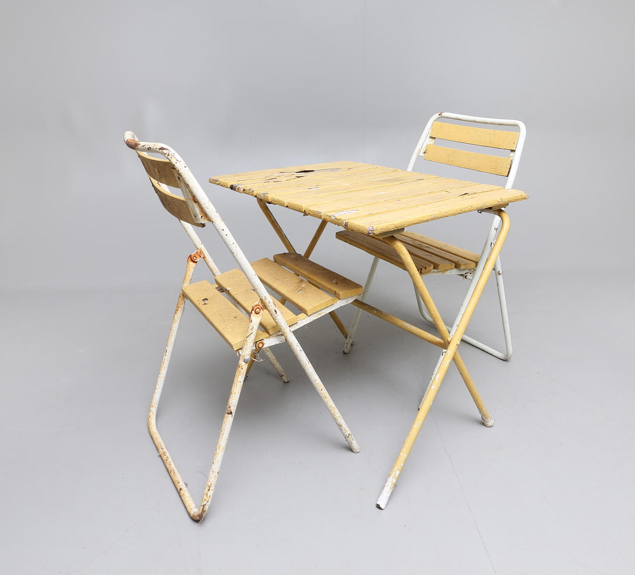 TRÄDGÅRDSGRUPP, 3 delar, Grythyttan, 1900-tal.