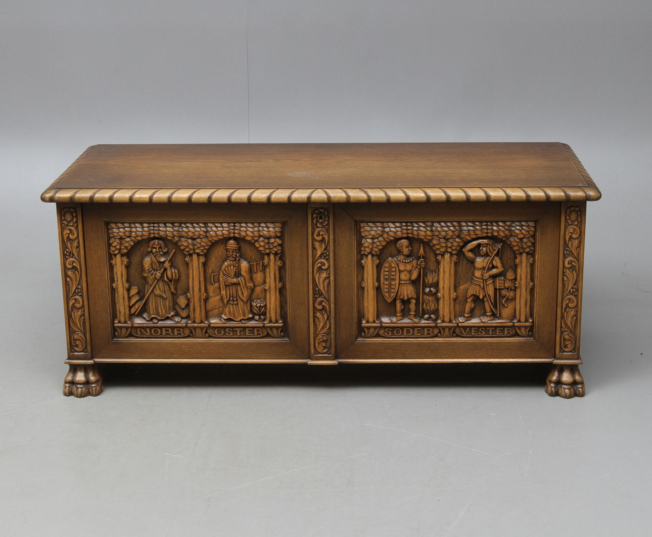 SIDEBOARD, cassonestil, 1900-tal.