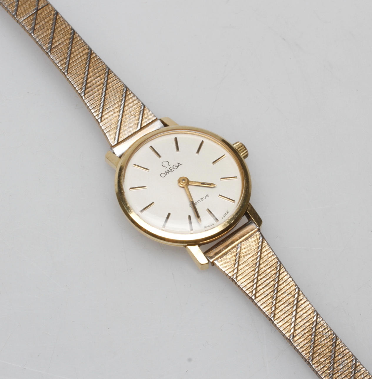 NAISTEN Rannekello, 18k kultaa, Omega. Kellot - Rannekellot - Auctionet