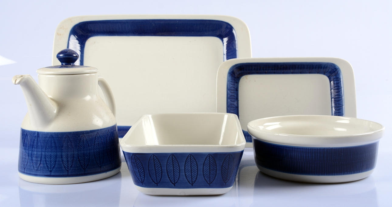 SERVISDELAR. 5 st. Porslin "Koka Blå" Herta Bengtsson. Rörstrand.