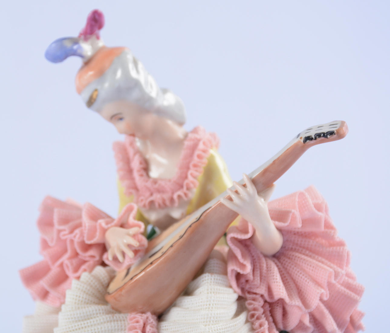 FIGURIN, porslin, Dresden, 1900-tal.