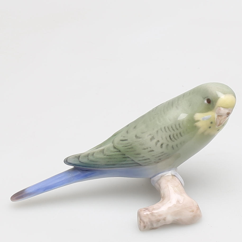 FIGURIN i porslin, undulat, Svend Jespersen, Bing & Gröndahl, Danmark.