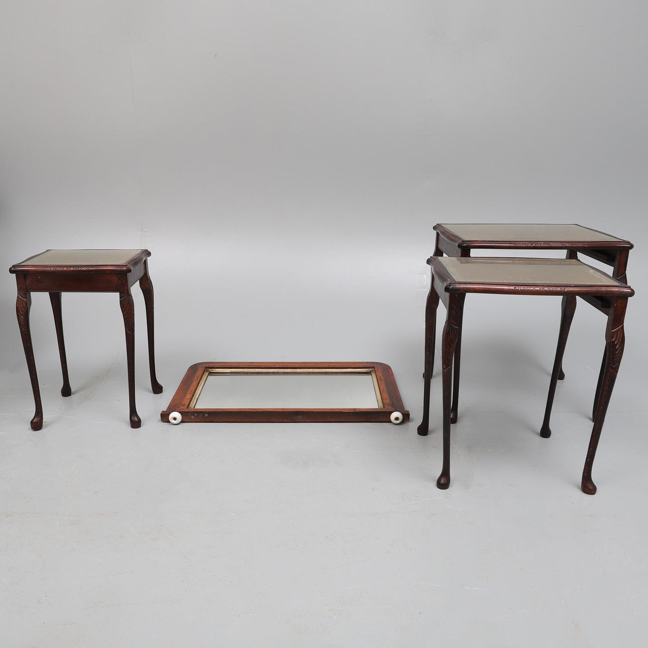 EIN VIKTORIANISCHER WALNUSSPARKETT BANDIERTER BUCHSHOLZ-STRUNG-RAHMEN-OVERMANTEL-SPIEGEL.