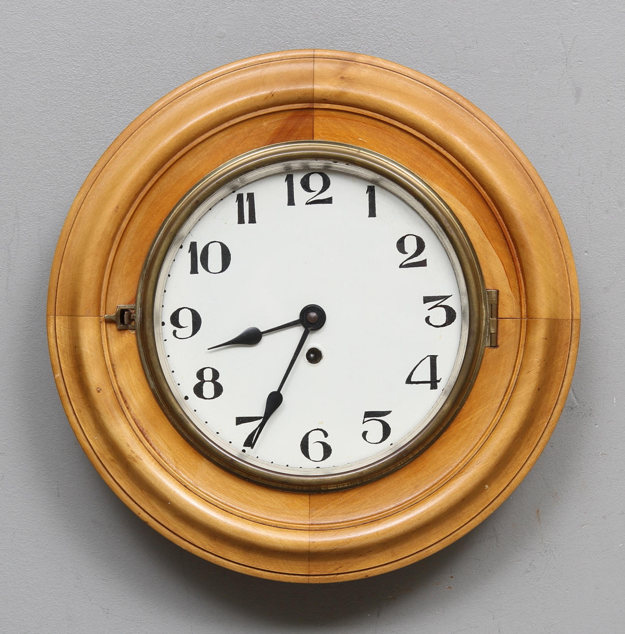 VÄGGUR, Gustav Becker.