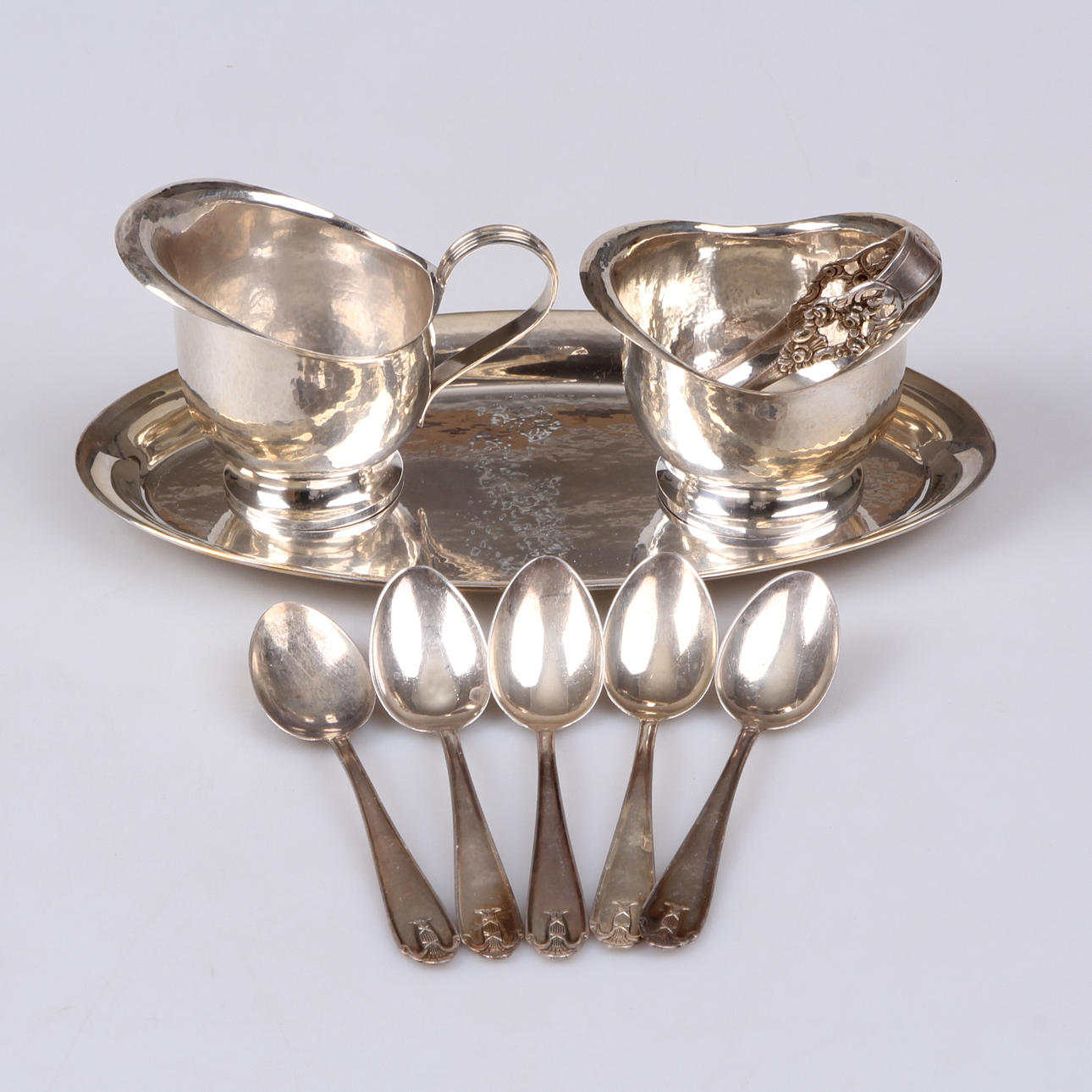 SOCKERSKÅL, gräddkanna samt bestick, 9 delar, Silver, delvis GAB, Stockholm.