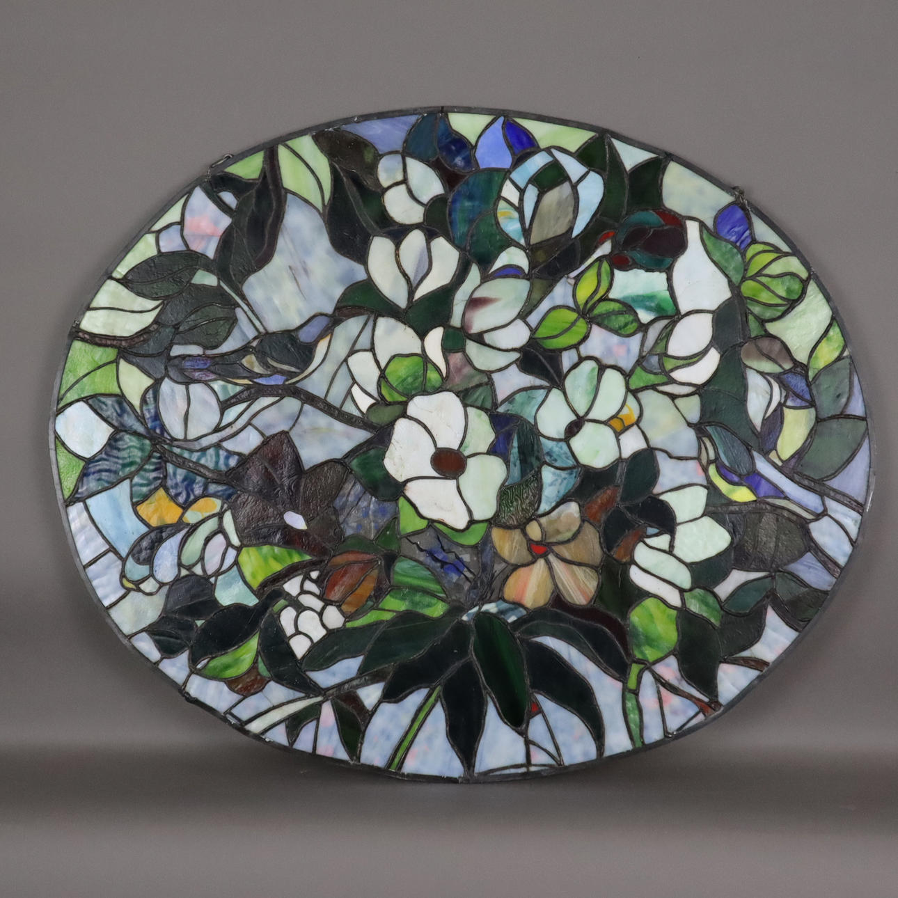 - FENSTERBILD mit Jugendstildekor.