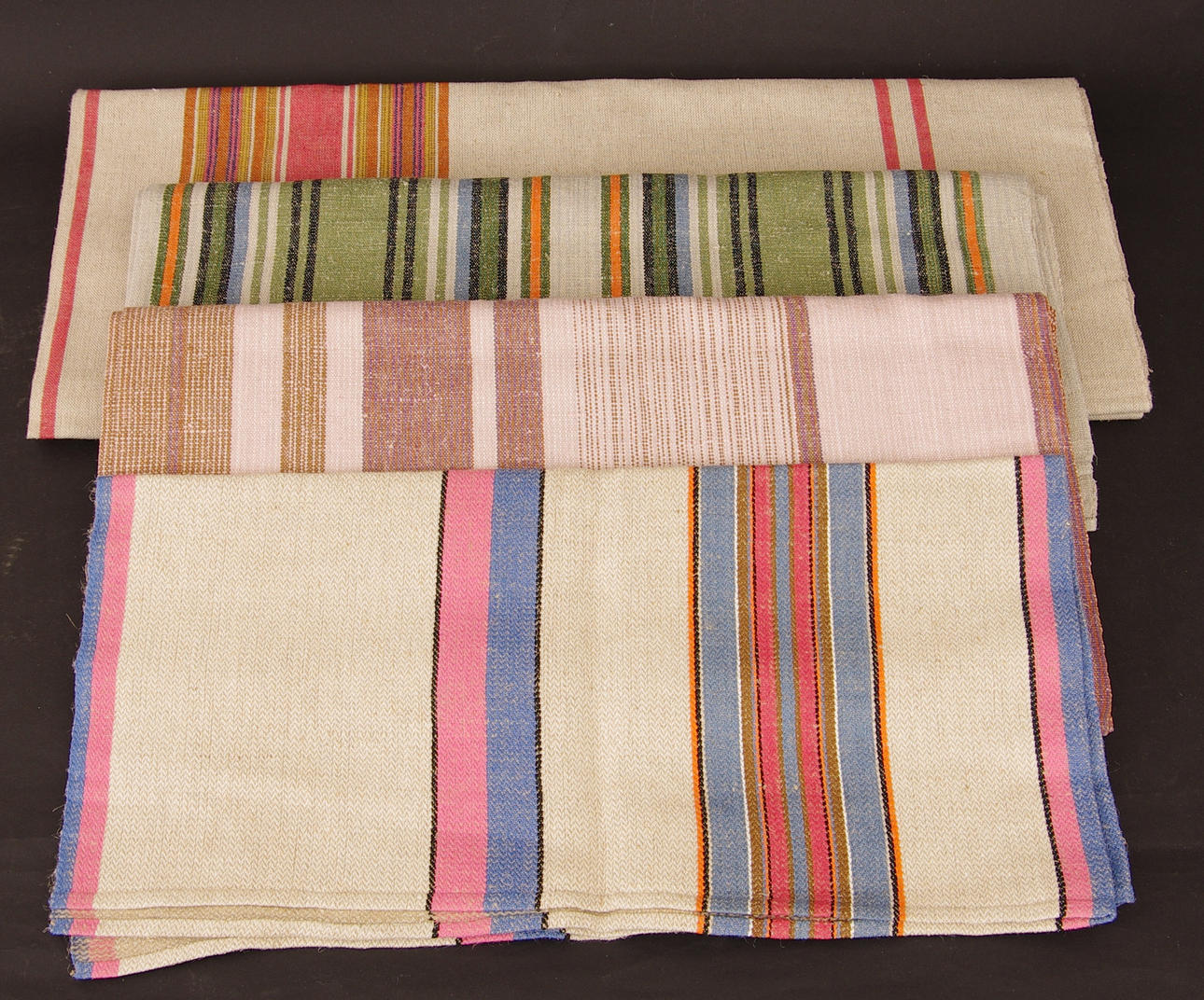 LINNEDUKAR, handvävda.