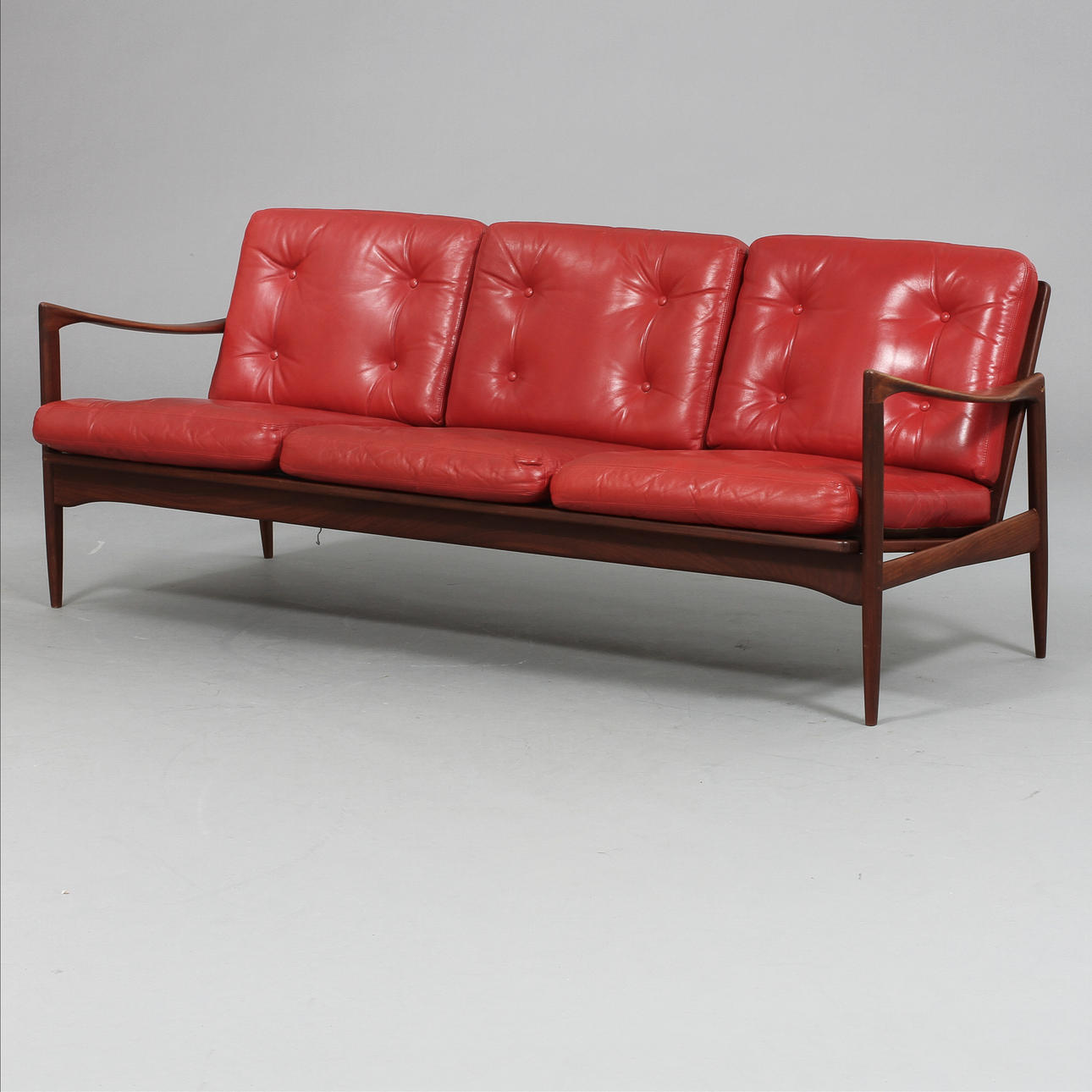 SOFFA samt FÅTÖLJ, "Kandidaten", Ib Kofod-Larsen för OPE, 1960-tal.