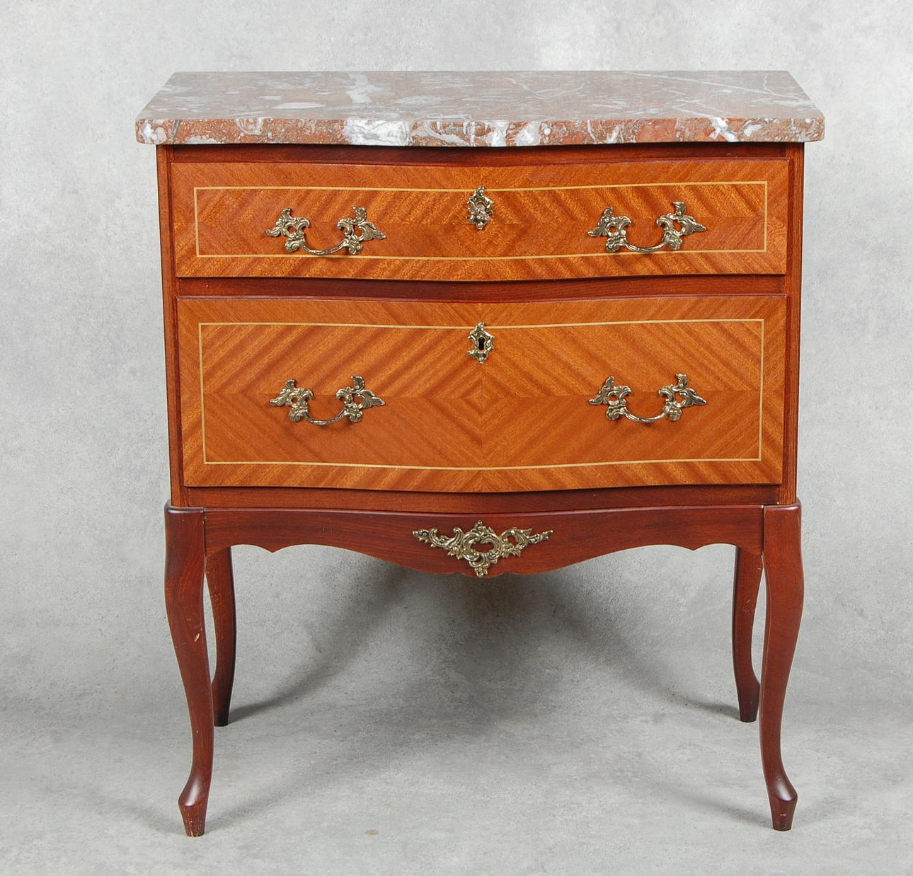 BYRÅ, med stenskiva , rokokostil.