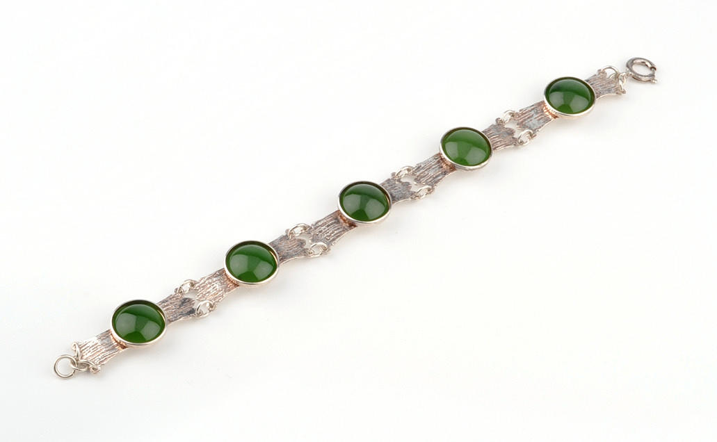 SILVERARMBAND med jade.