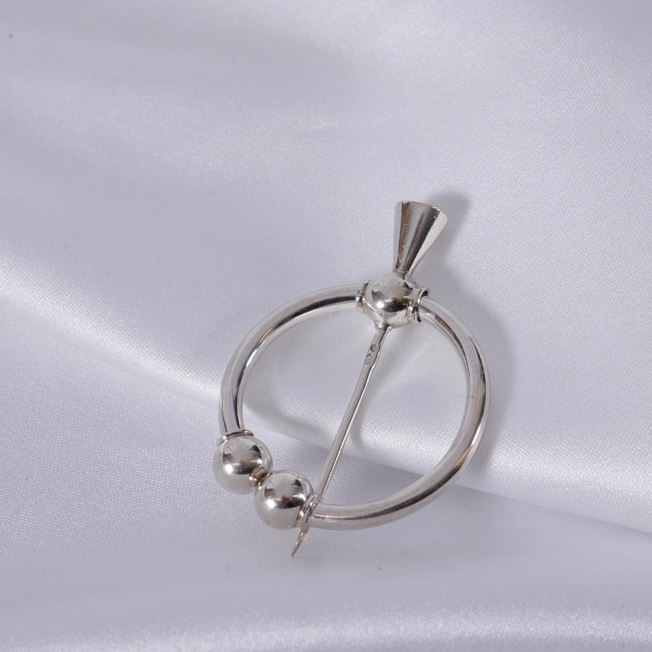DRESS PIN, silver.