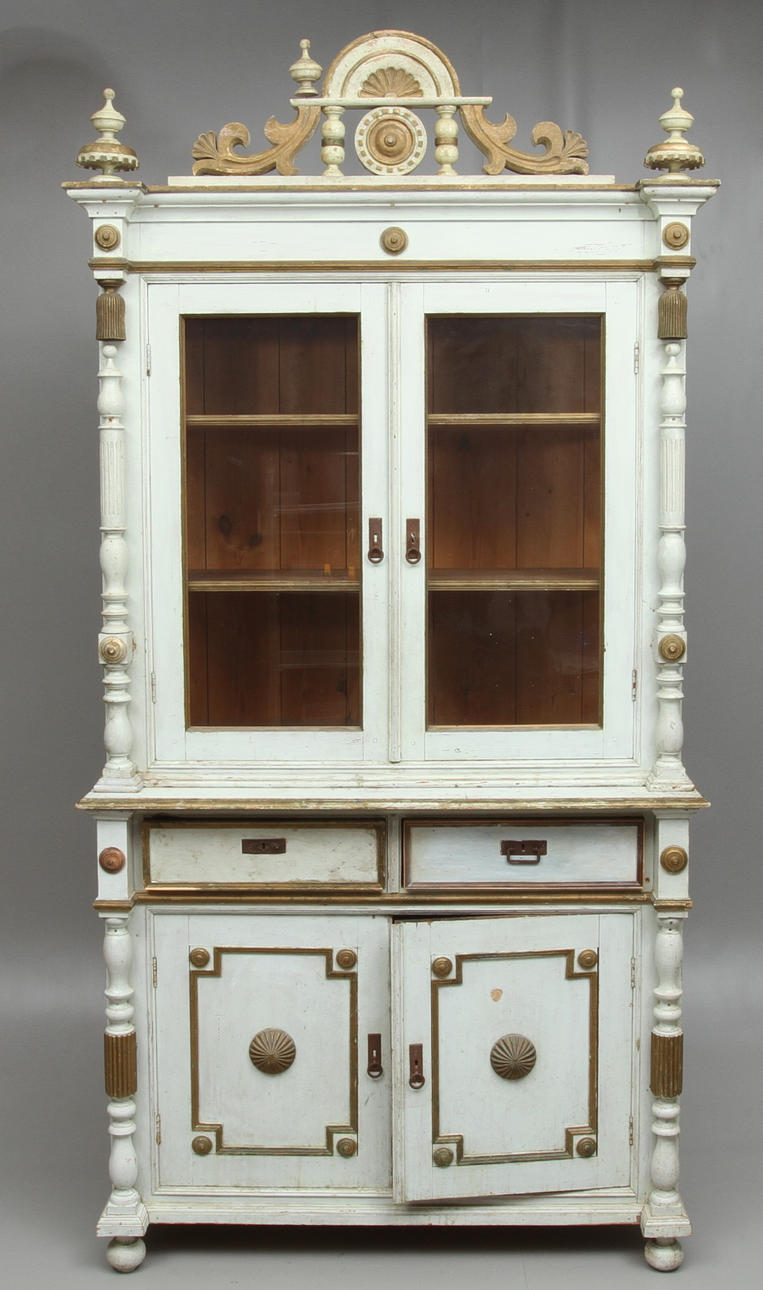 SALSSKÅP, med vitrinöverdel, Estland, omkring 1900.