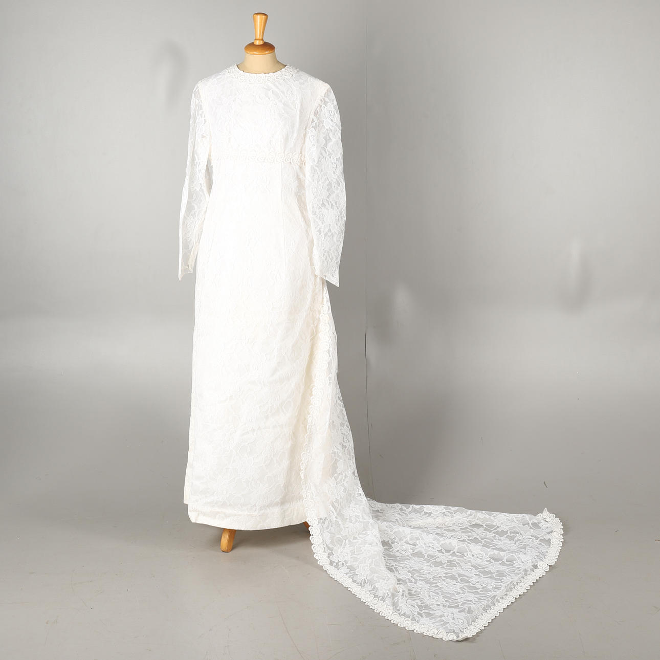 BRÖLLOPSKLÄNNING, SPETS, 1970-TAL.