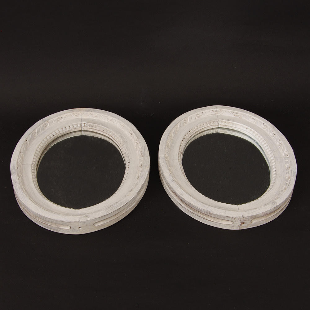 SPEGLAR, 1 par, vitmålade, gustaviansk stil, samtida.