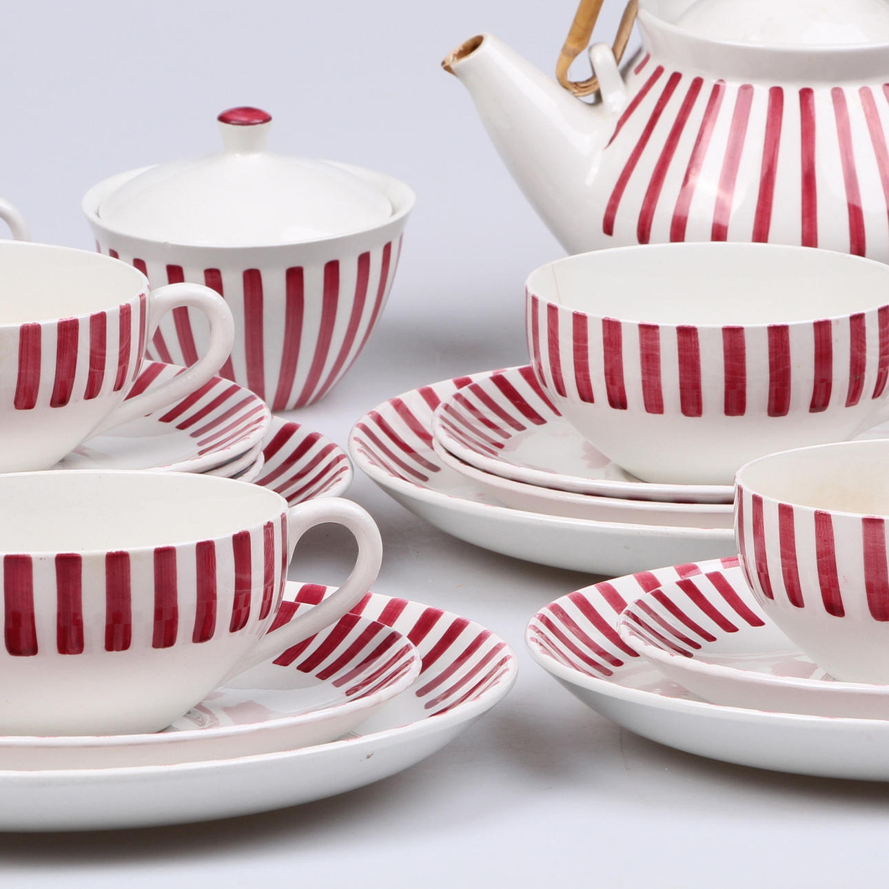 TESERVIS, 27 delar. Karin Björquist "Tea Röd", Gustavsberg.