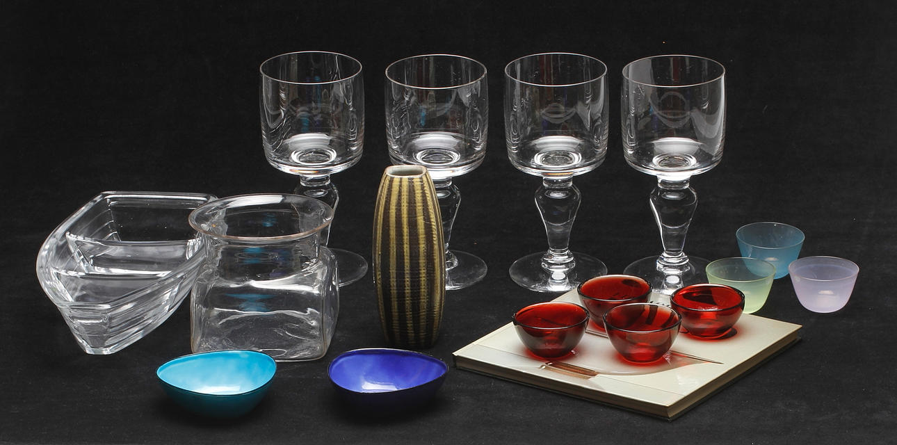 GLAS OCH KERAMIK MM, bland annat Ingrid Atterberg, "Fuga" Orrefors.