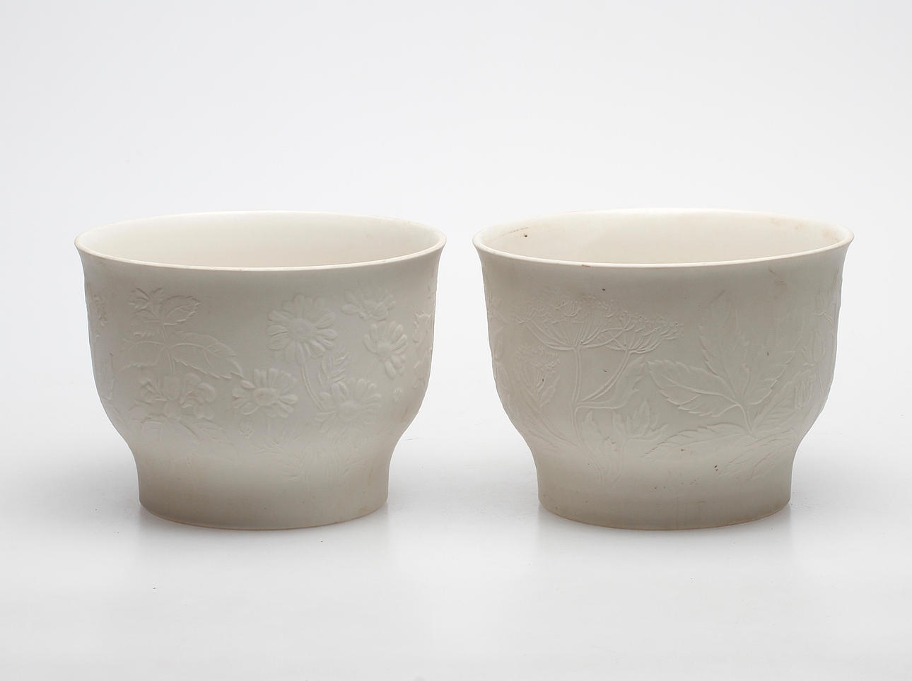 YTTERFODER, ett par, porslin, "Suvi", Arabia, Finland.