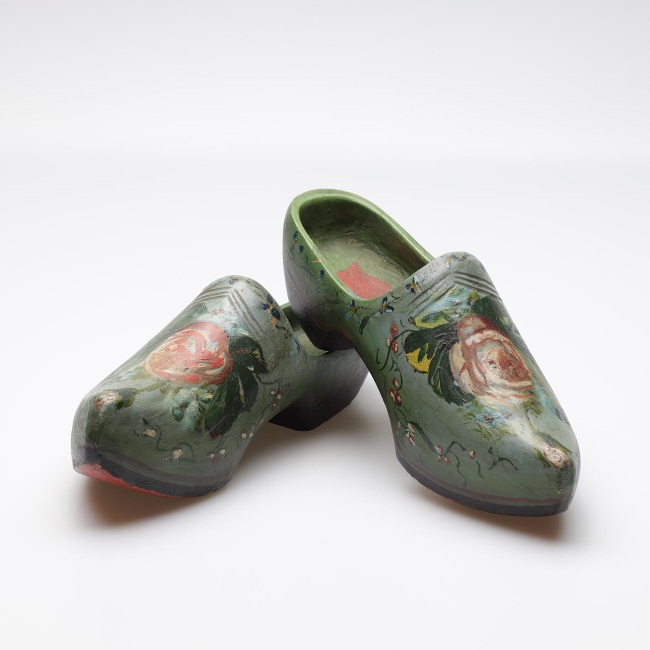 WOODS. 1 pair, hand painted, 20th century.