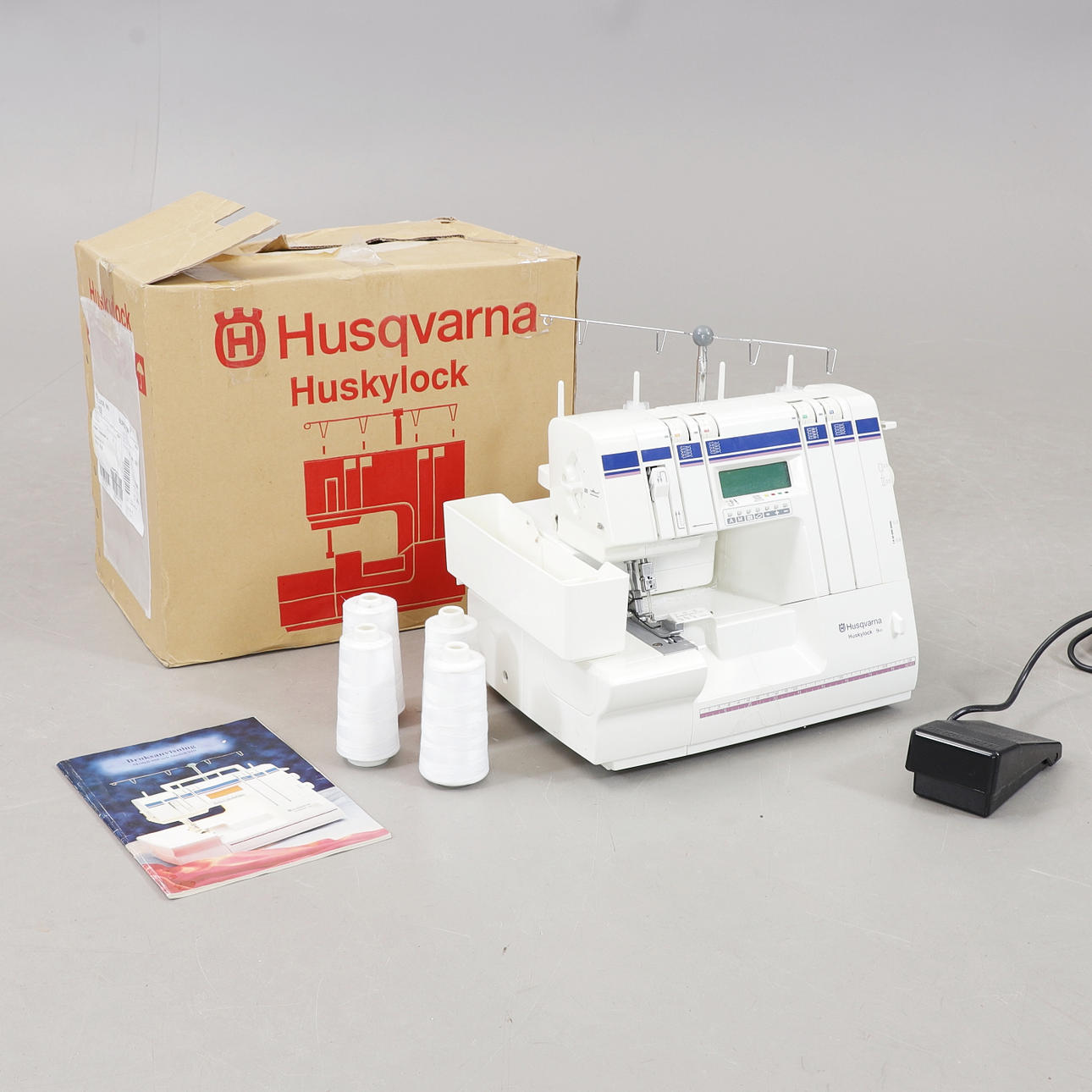 SEWING MACHINE, Husquarna, "Huskylock 910".