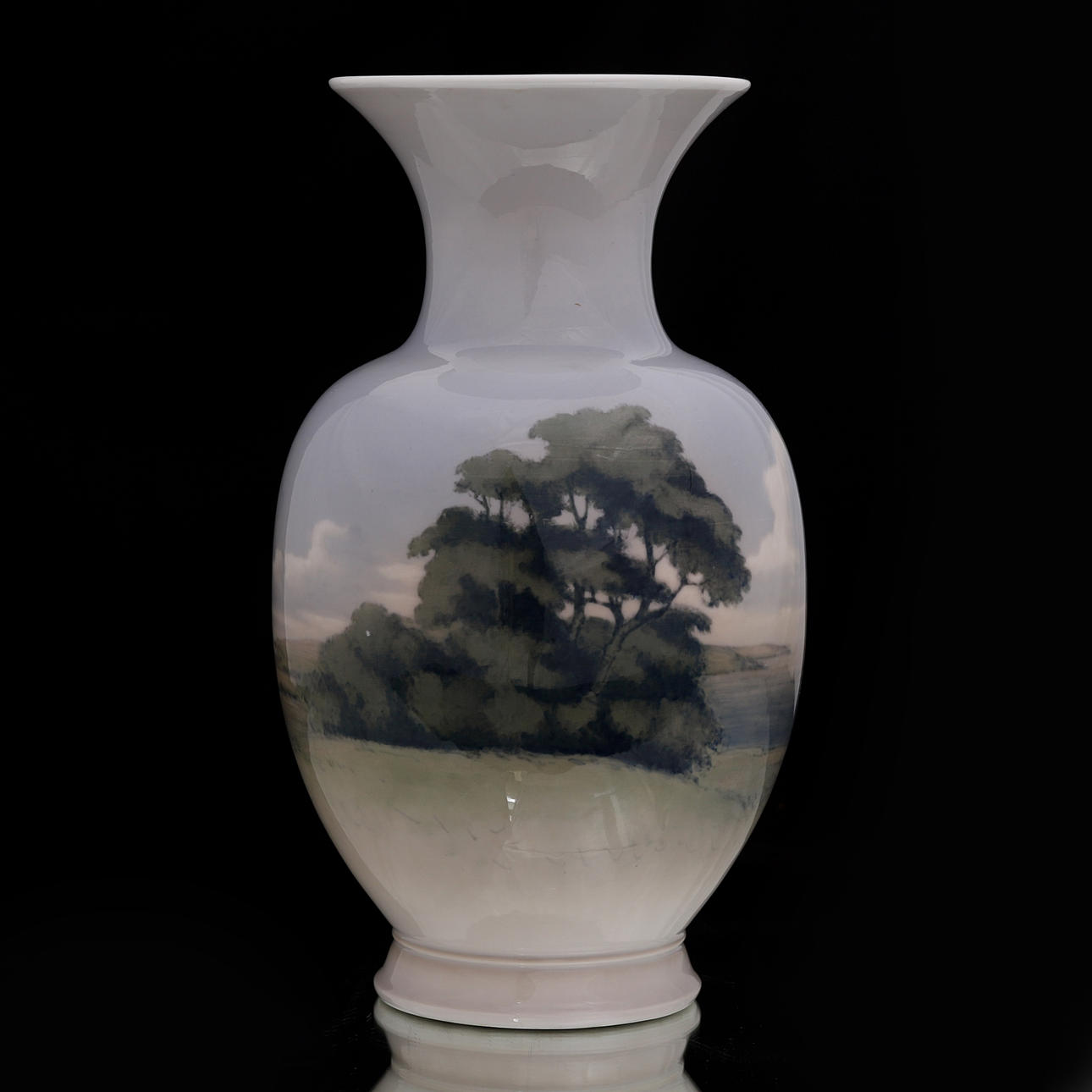 NIELS MUNK PLUM (1878-1959). VAS, unique, porcelain, Royal Copenhagen, signed and dated 29/5 1928.