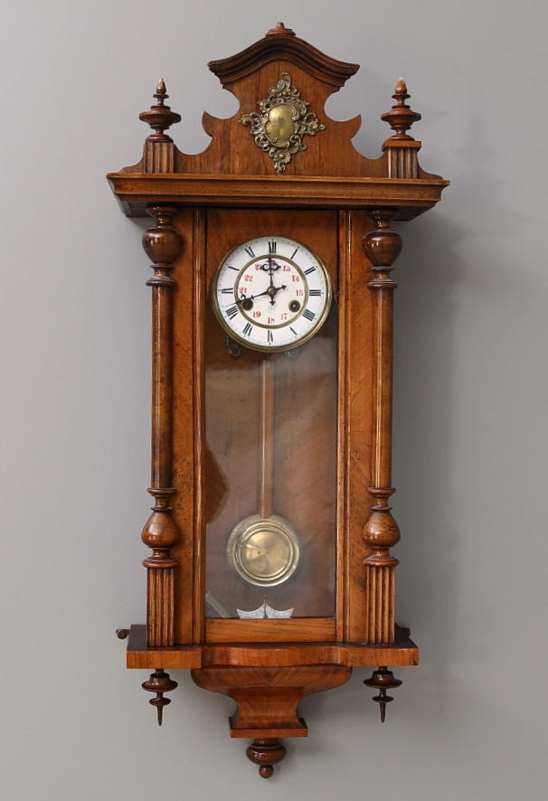 VÄGGUR med fjäderverk, Junghans, nyrenässans, 1800-talets slut.