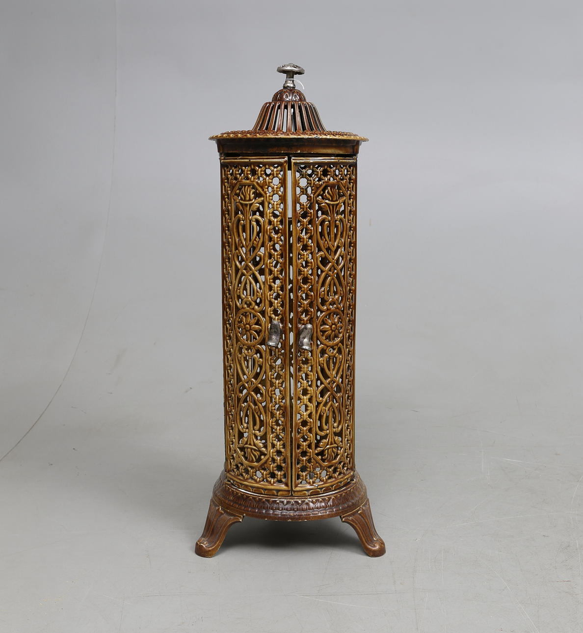 KAMIN, metall, 1900-tal.