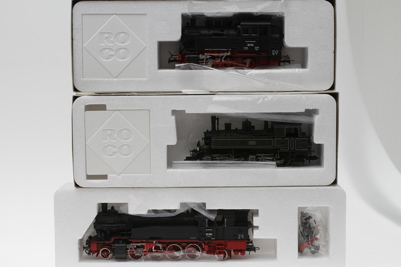 MODELLTÅG ROCO 3 ånglok i originalkartonger.