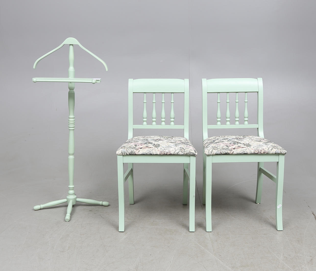 STOLAR, ett par samt HERRBETJÄNT, 1900-tal.