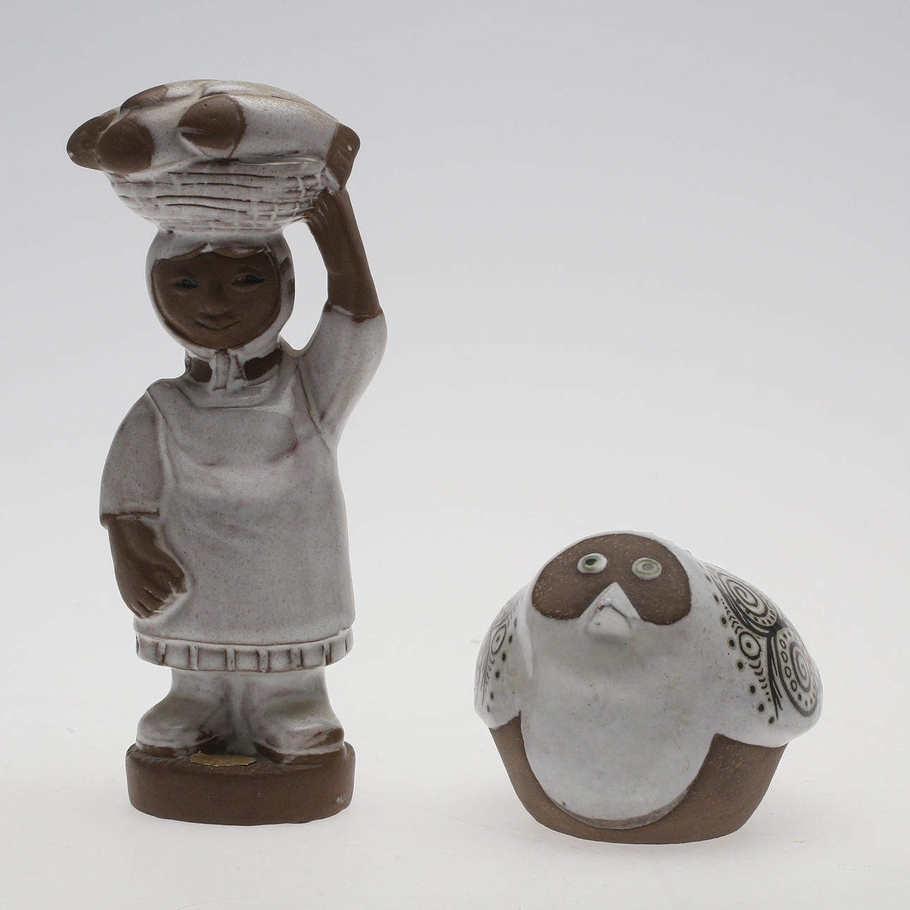 FIGURINER, 2 st, stengods, Upsala - Ekeby, 1900-talets mitt.