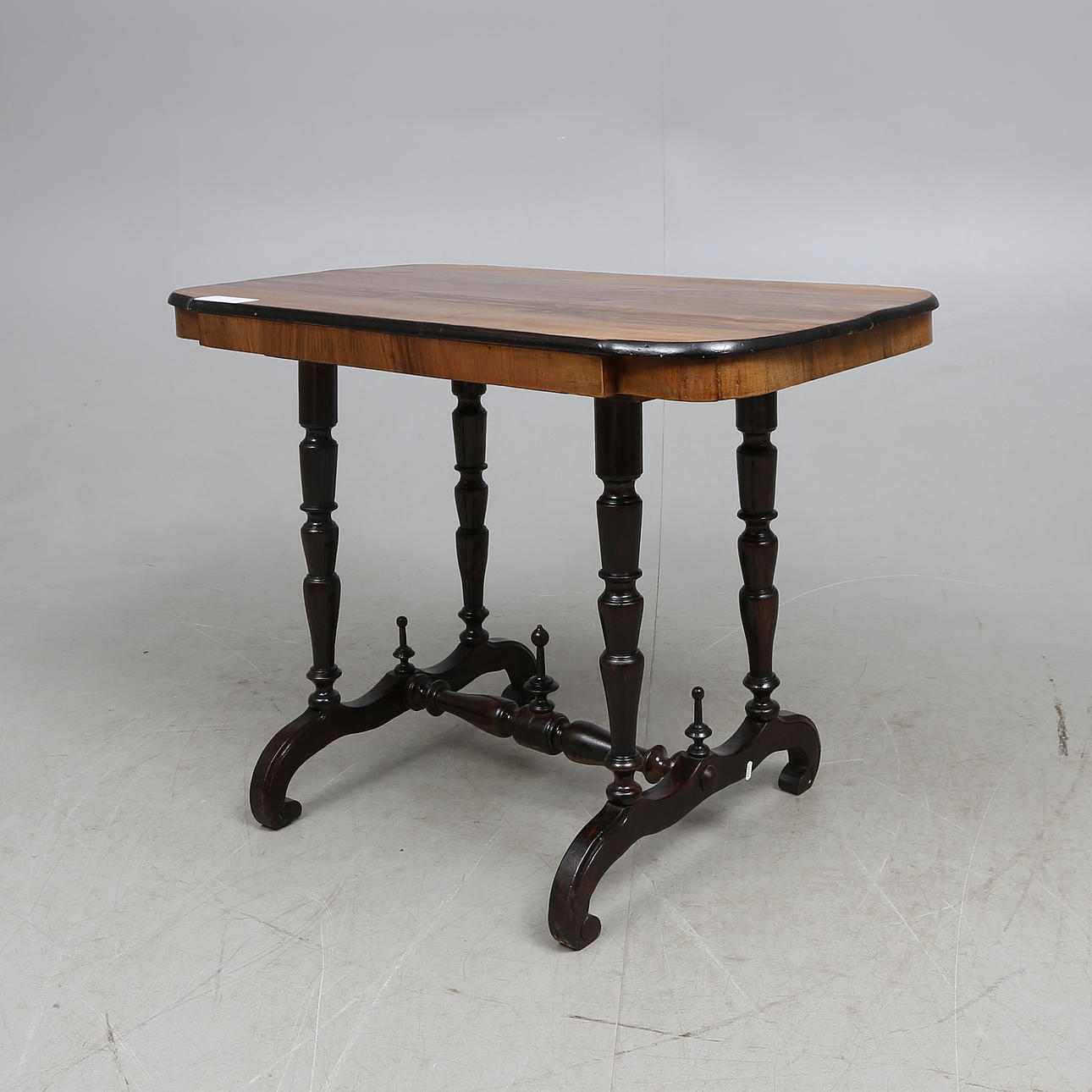 BORD, nyrenässans, omkring 1900.