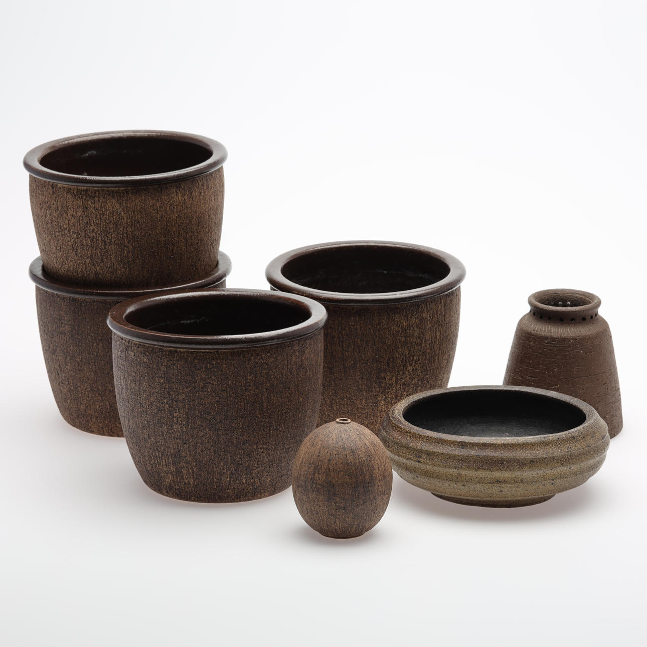 CERAMIC OBJECTS, 7 parts, including Barsebäckshamn.