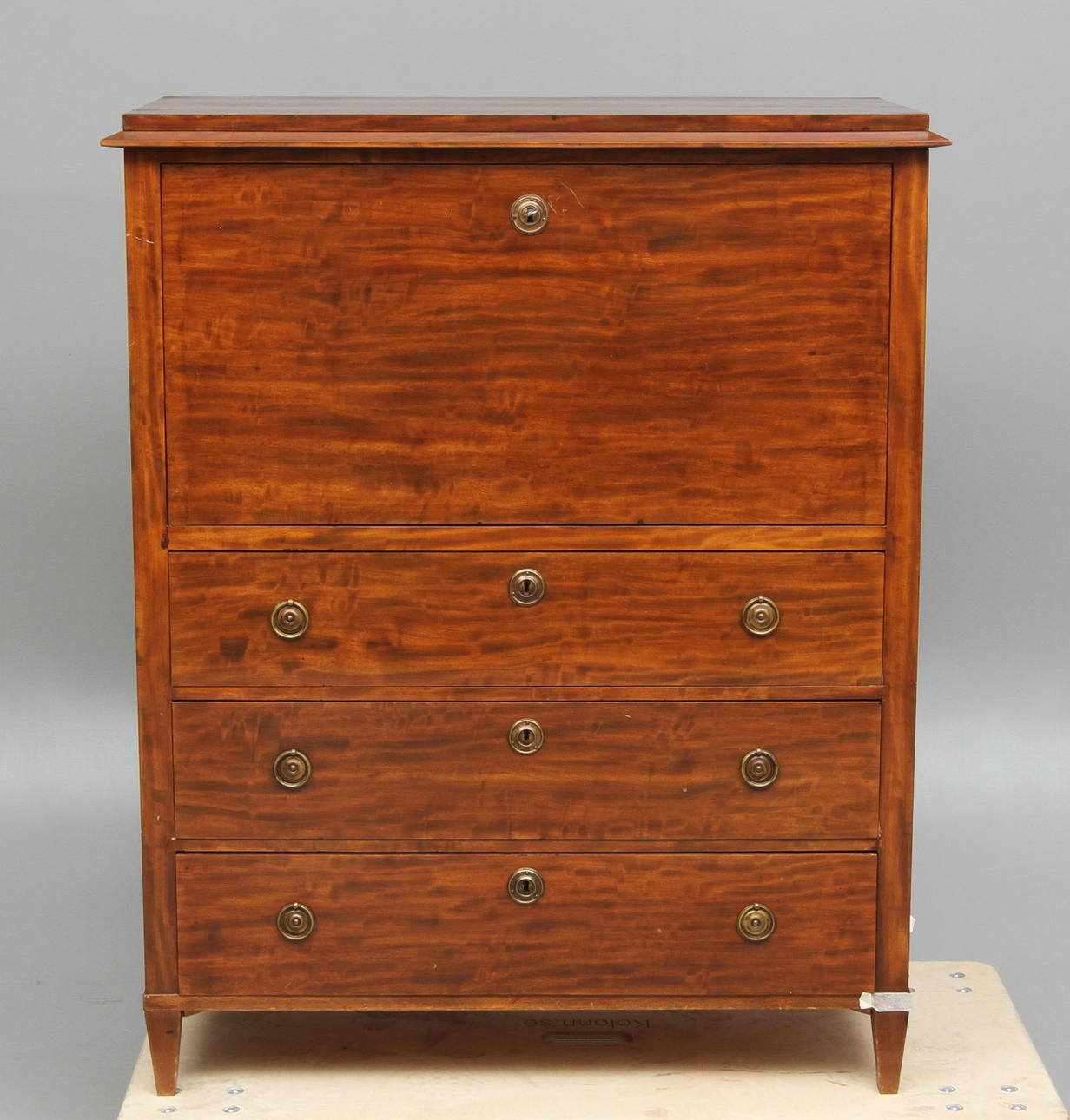 CHIFFONJÉ, sengustaviansk stil, 1800-talets slut.