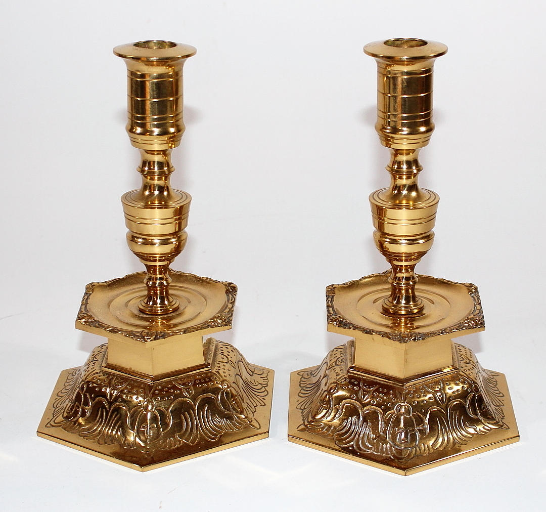 LJUSSTAKAR, ett par, Malm, Ystad Metall.