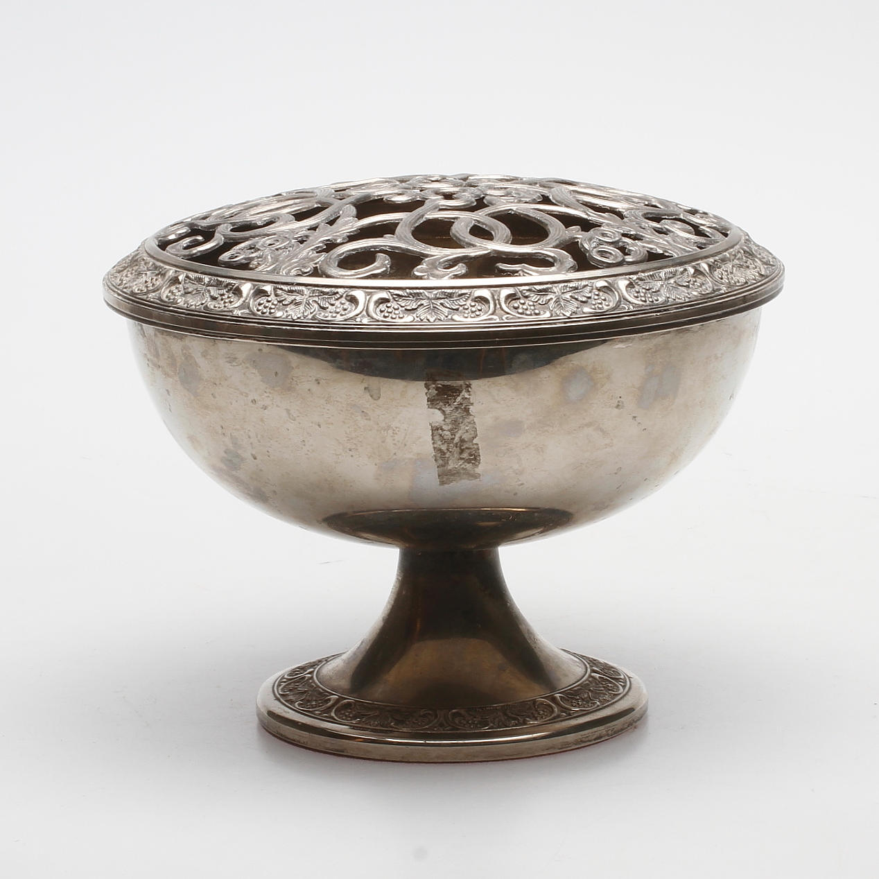 BORDSUPPSATS, vitmetall, Grenadier, England, 1900-tal.