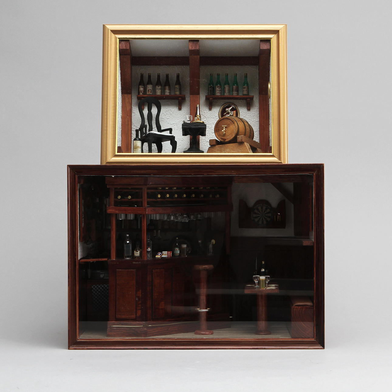 TITTSKÅP, 2st, 1900-tal.