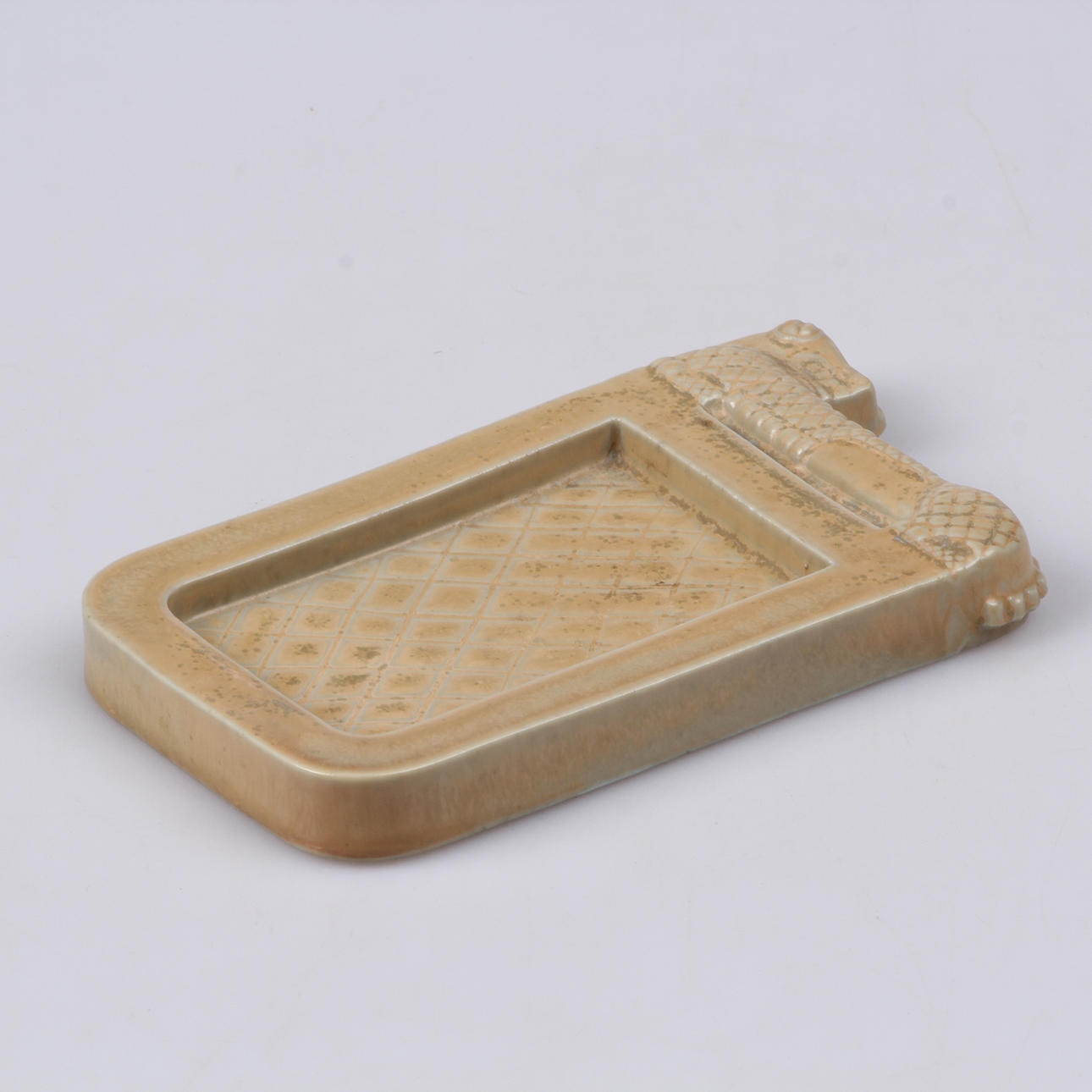 FAT, stengods, med stiliserat lejon, Stig Lindberg, Gustavsberg.