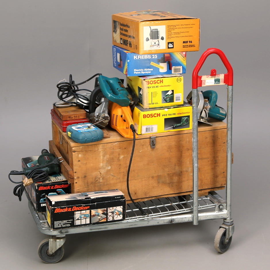 PARTI ELVERKTYG Bosch, Black&Decker, TRÄLÅR + diverse tillbehör.