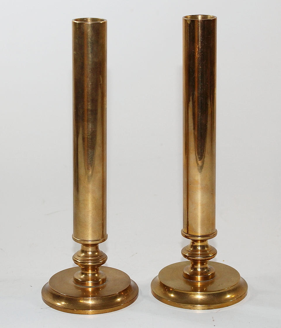 LJUSSTAKAR, ett par, malm, Nossebro, sign EJ.