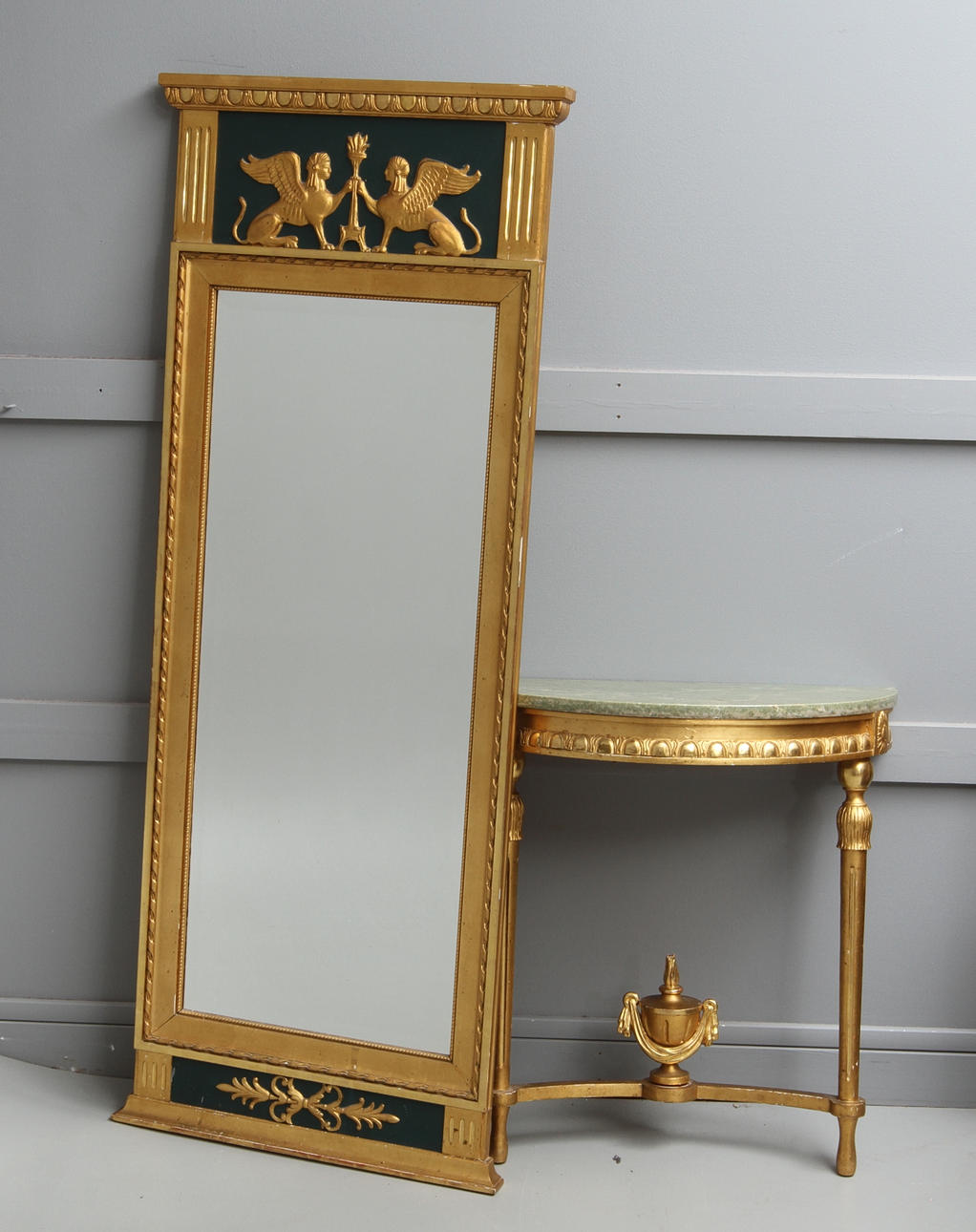 SPEGEL MED KONSOLBORD, sengustaviansk stil, 1900-tal.