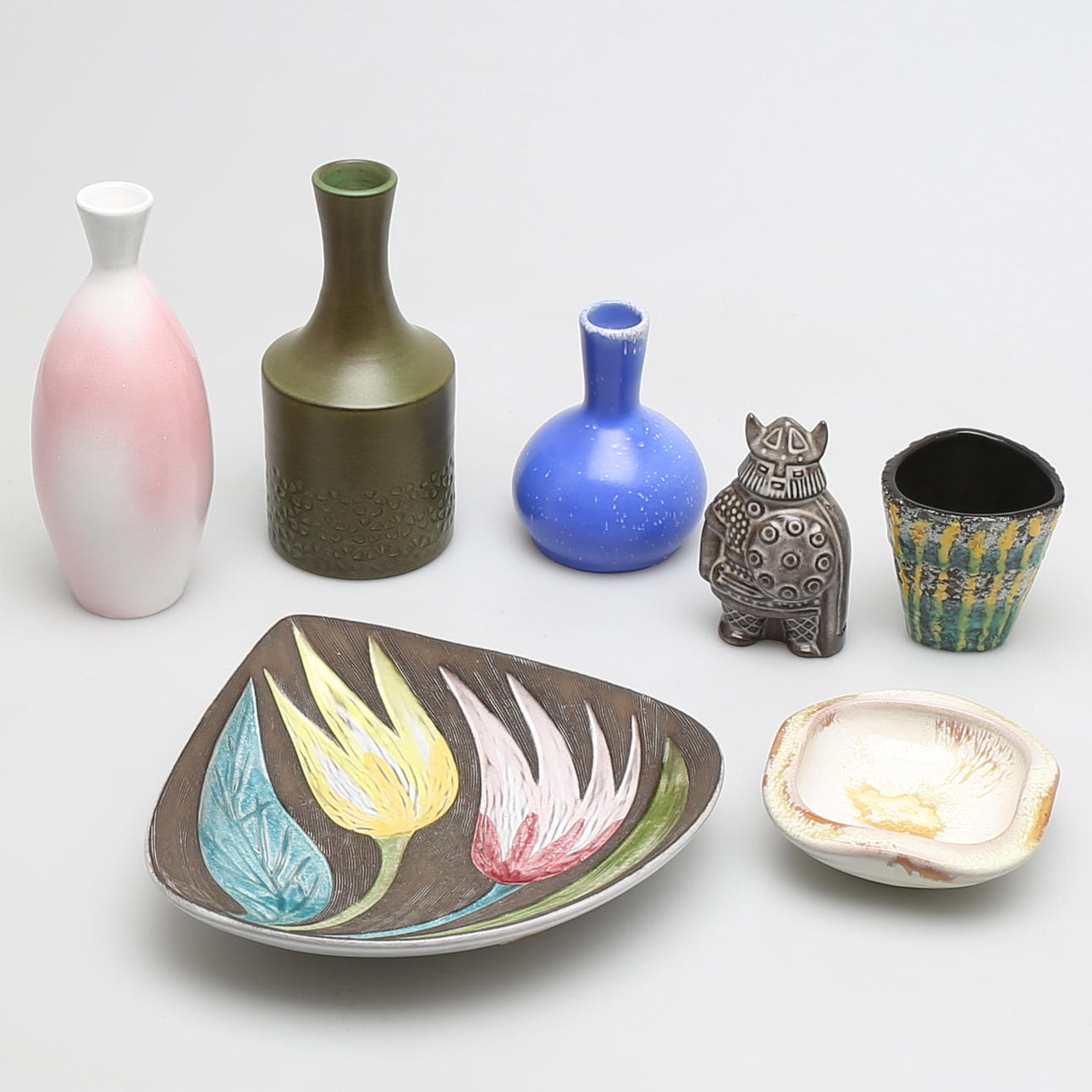 PARTI KERAMIK, 7 delar, Upsala Ekeby, bl.a Anna Lisa Thomson.