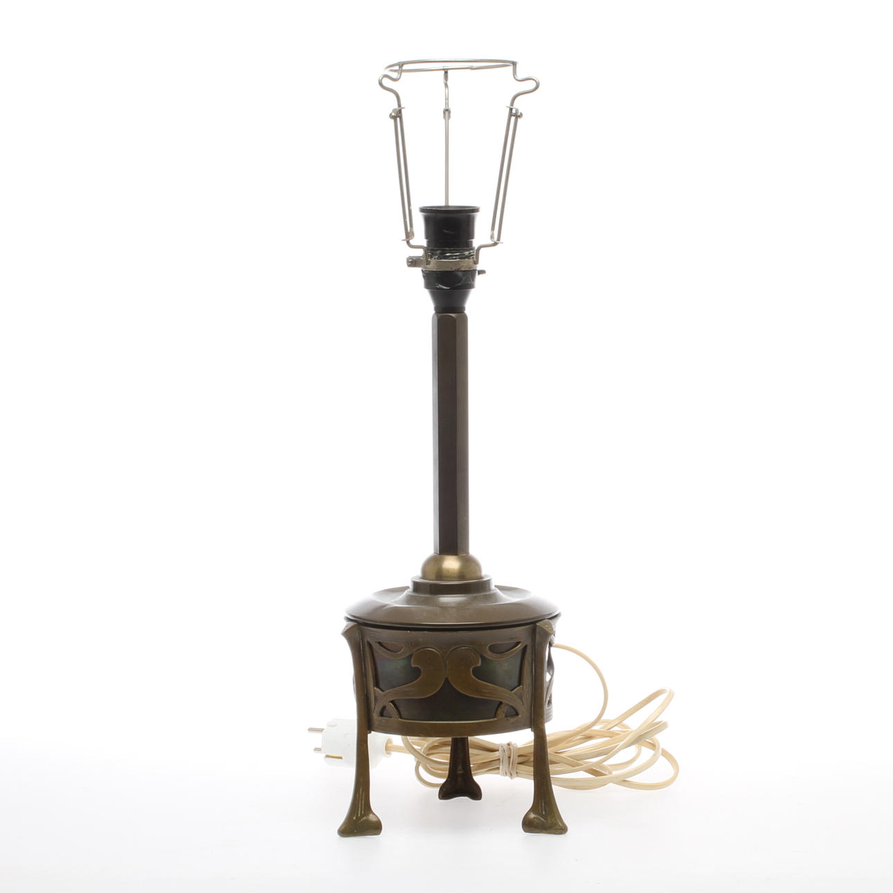 BORDSLAMPA, jugend, 1900-talets första hälft.