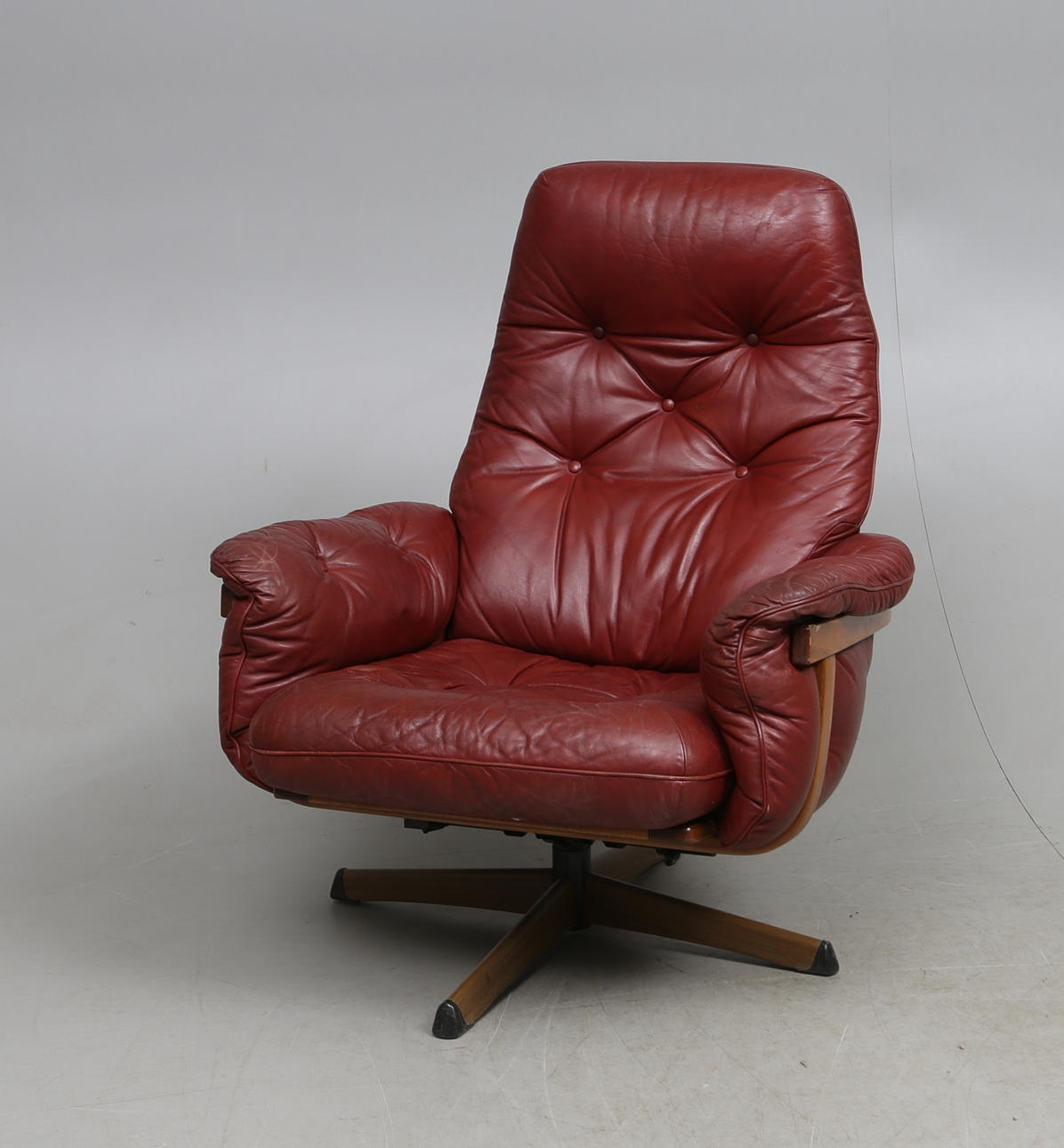 SNURRFÅTÖLJ, Göte möbler, Nässjö, 1900-talets andra hälft.