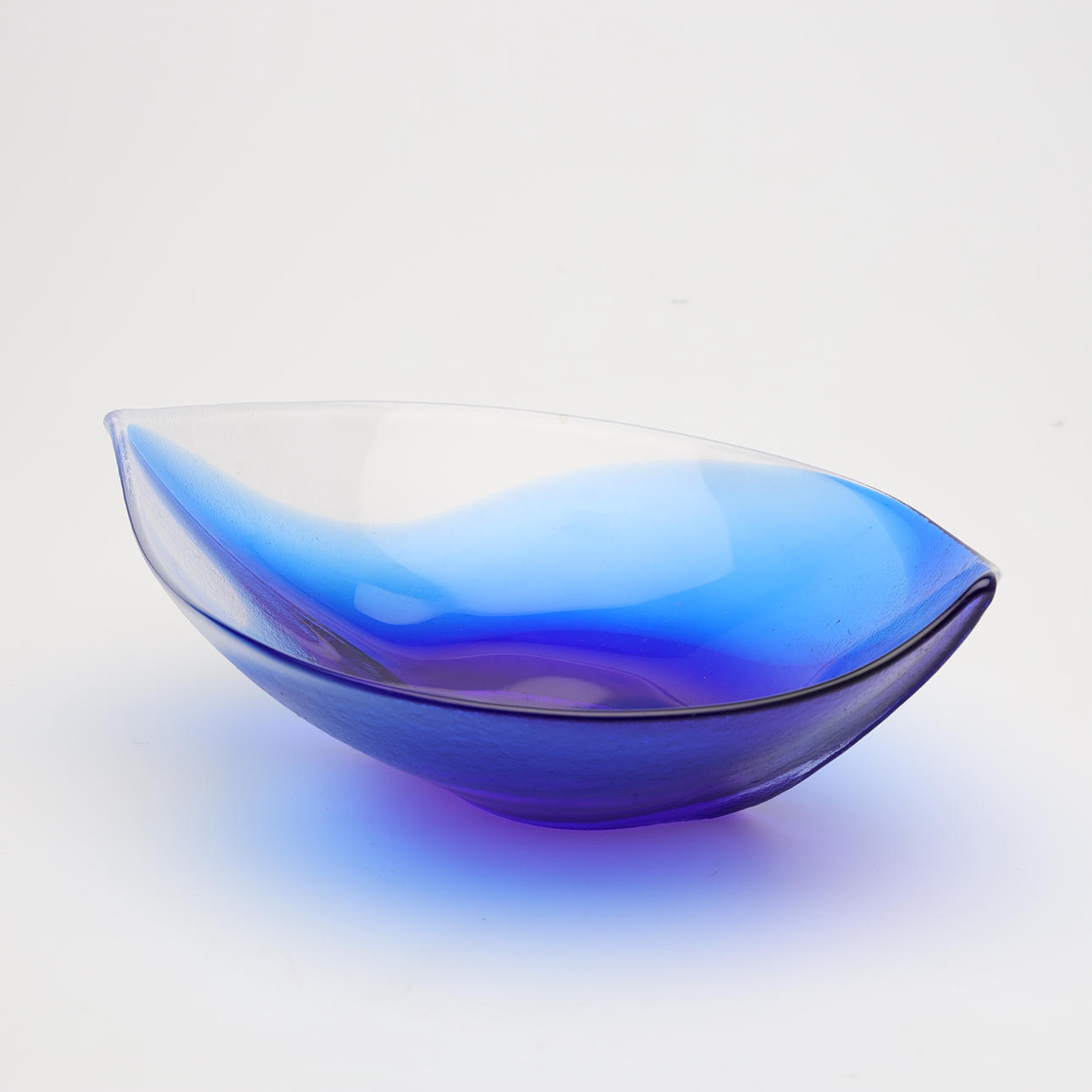 MATS JONASSON. BOW glass.