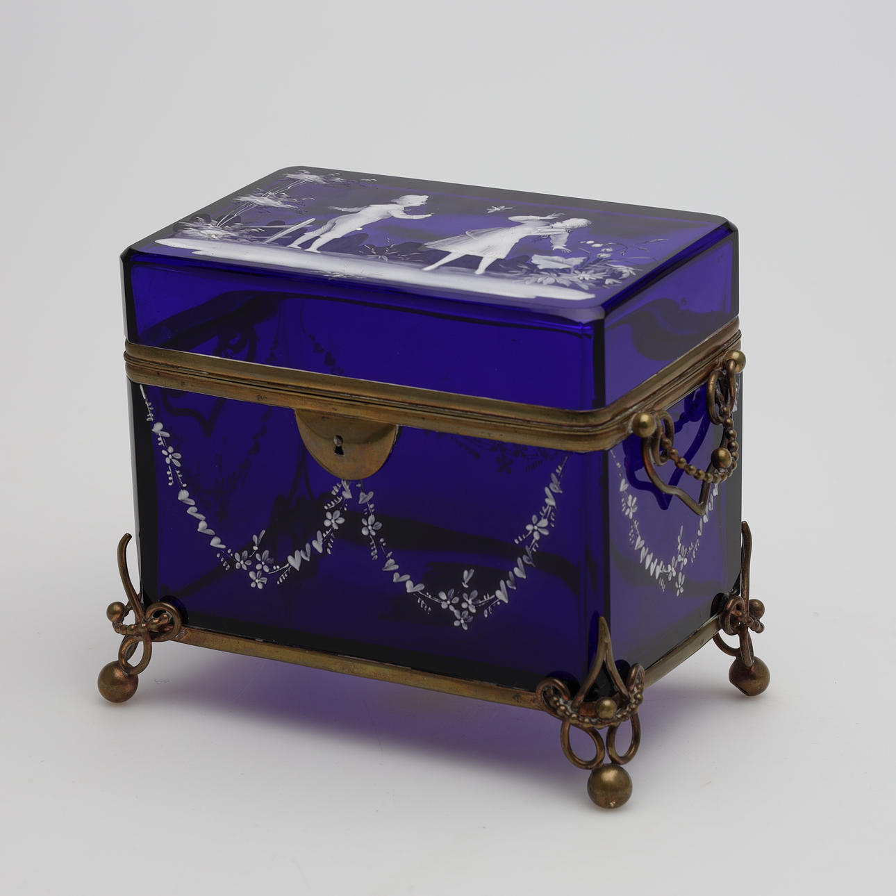 KORURAKSI, lasi, Mary Gregory.